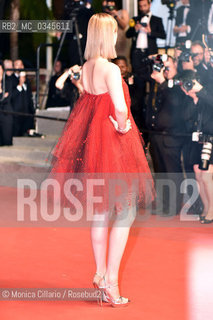 Bella Heathcote sul red carpet al Palais des Festival per la prima del film The Neon Demon durante la 69esima edizione del Festival del Cinema di Cannes, maggio 2016.  Actress Bella Heathcote attends The Neon Demon Premiere during the 69th annual Cannes Film Festival at the Palais des Festivals on May 20, 2016 ©Monica Cillario/Rosebud2