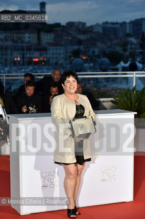 Jaclyn Jose posa al photocall dei vincitori dopo aver vinto la palma doro della 69esima edizione del Festival del Cinema di Cannes come miglior attrice con il film MaRosa, maggio 2016. Jaclyn Jose poses after being awarded the Best Actress prize for the movie MaRosa during the Palme DOr Winner Photocall during the 69th annual Cannes Film Festival at the Palais des Festivals on May 22, 2016 ©Monica Cillario/Rosebud2