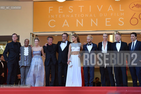 Jared Harris, Jean Reno, Charlize Theron, Javier Bardem, Hopper Penn, Adele Exarchopoulos , Sean Penn, Zubin Cooper al Palais des Festivals per la premiere del film The last face alla 69esima edizione del Festival del Cinema di Cannes, maggio 2016. Actor Jared Harris, actor Jean Reno, actress Charlize Theron, actor Javier Bardem, Hopper Penn, Adele Exarchopoulos , Sean Penn, actor Zubin Cooper, attend The Last Face Premiere during the 69th annual Cannes Film Festival at the Palais des Festivals on May 20, 2016 ©Monica Cillario/Rosebud2