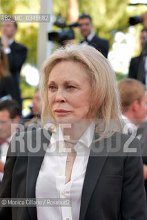 Faye Dunaway alla premiere di The Last Face al Palais des Festivals per la 69esima edizione del Festival del Cinema di Cannes, maggio 2016. Actress Faye Dunaway attends The Last Face Premiere during the 69th annual Cannes Film Festival at the Palais des Festivals on May 20, 2016. ©Monica Cillario/Rosebud2