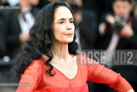 Sonia Braga sul red carpet del Palais des Festivals per la premiere di Elle durante la 69esima edizione del Festival del Cinema di cannes, maggio 2016.  Actress Sonia Braga attends the Elle Premiere during the 69th annual Cannes Film Festival at the Palais des Festivals on May 21, 2016 in Cannes. ©Monica Cillario/Rosebud2