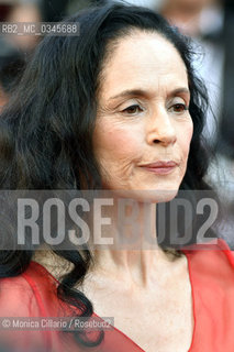 Sonia Braga sul red carpet del Palais des Festivals per la premiere di Elle durante la 69esima edizione del Festival del Cinema di cannes, maggio 2016.  Actress Sonia Braga attends the Elle Premiere during the 69th annual Cannes Film Festival at the Palais des Festivals on May 21, 2016 in Cannes. ©Monica Cillario/Rosebud2