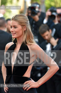 La modella  Doutzen Kroes sul red carpet del Palais des Festivalsper la premiere del film Café Society per la serata di apertura della 69esima edizione del Festival del Cinema di Cannes, maggio 2016. Model Doutzen Kroes attends the Cafe Society premiere and the Opening Night Gala during the 69th annual Cannes Film Festival at the Palais des Festivals, on May 2016. ©Monica Cillario/Rosebud2