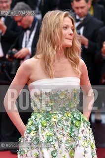 Lattrice francese Melanie Thierry sul red carpet al Palais des Festivals per la premiere del film The BFG (Il grande gigante buono) durante la 69esima edizione del Festival del Cinema di Cannes. French actress Melanie Thierry arrives on May 14, 2016 for the screening of the film The BFG at the 69th Cannes Film Festival in Cannes. ©Monica Cillario/Rosebud2