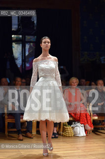 Un abito della collezione sposa di Angelozzi Couture alla Monte Carlo Fashion Week; Monte Carlo, giugno 2016.  A wedding dress of the  Angelozzi Couture at Monte Carlo Fashion Week; Monte Carlo, June 2016. ©Monica Cillario/Rosebud2