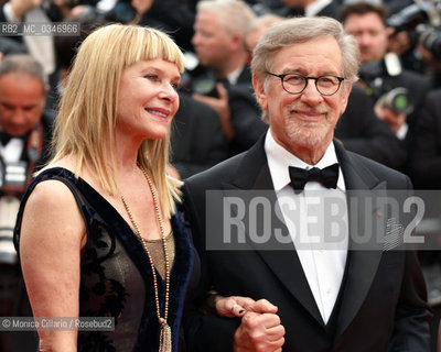 Steven Spielberg con Kate Capshaw sul red carpet della 69esima edizione del Festival di Cannes, maggio 2016.  Steven Spielberg con Ruby Barnhill e Kate Capshaw on the red carpet of 69th Cannes Film Festival, maggio 2016. ©Monica Cillario/Rosebud2