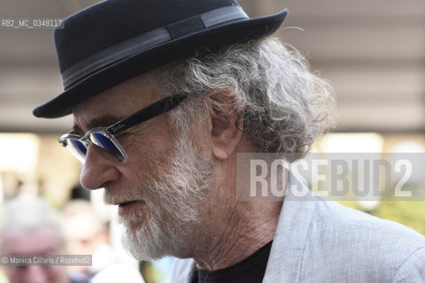 Francesco De Gregori al Festival della Letteratura di Mantova per presentare Passo dUomo a cura di Antonio Gnoli; Mantova, 10 settembre 2016.  Francesco De Gregori at the Mantua Literature Festival to present Passo duomo by Antonio Gnoli; Mantova, September 10, 2016. ©Monica Cillario/Rosebud2