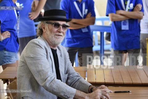 Francesco De Gregori al Festival della Letteratura di Mantova per presentare Passo dUomo a cura di Antonio Gnoli; Mantova, 10 settembre 2016.  Francesco De Gregori at the Mantua Literature Festival to present Passo duomo by Antonio Gnoli; Mantova, September 10, 2016. ©Monica Cillario/Rosebud2