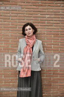 Parisa Reza was born in Tehran, into a family of artists and intellectuals. She moved to France at the age of seventeen. With Consolation Gardens, her debut novel, in 2015 won the Senghor Award for Best Francophone novel. Parisa Resa attended the eighth edition of Libricome in Rome, 19 March 2017. Parisa Resa è una scrittrice nata a Theran in una famiglia di artisti e intellettuali. A 17 anni si è trasferita a Parigi. Con Giardini di Consolazione, il suo romanzo desordio, nel 2015 ha vinto il Premio Senghor per il miglior romanzo francofono. Era presente allottava edizione di  Libricome, la festa del libro e della letteratura allAuditorium Parco della Musica di Roma; Roma, 19 marzo 2017. ©Monica Cillario/Rosebud2