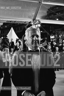 Dustin Hoffman e Lisa Hoffman alla fine della premier di The Meyerowitz Stories, durante il 70° Festival del Cinema di cannes; Cannes, 21 Maggio 2017.  Dustin Hoffman and Lisa Hoffman depart the The Meyerowitz Stories screening during the 70th annual Cannes Film Festival at Palais des Festivals on May 21, 2017 in Cannes ©Monica Cillario/Rosebud2