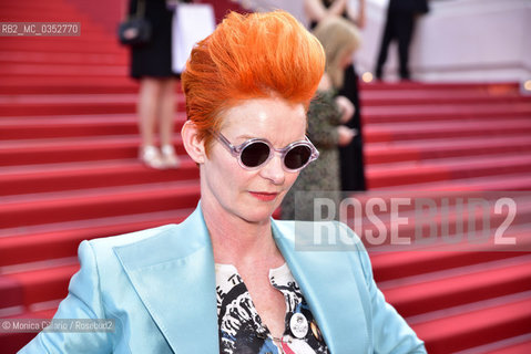 La costumista Sandy Powell alluscita da  The Meyerowitz Stories,  durante il 70° Festival del Cinema di Cannes; Cannes, 21 maggio 2017. Costume designer Sandy Powell departs after the The Meyerowitz Stories screening during the 70th annual Cannes Film Festival at Palais des Festivals on May 21, 2017 in Cannes ©Monica Cillario/Rosebud2