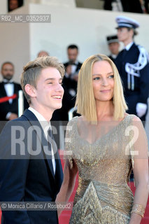 Lattrice americana Uma Thurman sulle scale del Palais des Festivals con il figlio Levon Roan Thurman-Hawke  durante la cerimonia di chiusura del 70° Festival del Cinema di Cannes; Cannes, 28 maggio 2017. US actress Uma Thurman (L) and her son Levon Roan Thurman-Hawke arrive on May 28, 2017 for the closing ceremony of the 70th edition of the Cannes Film Festival in Cannes, southern France. ©Monica Cillario/Rosebud2