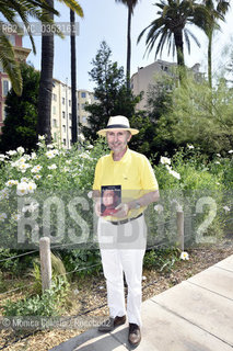 Il romanziere nizzardo Christian Maria, scrittore di romanzi storici, al Festival del Libro di Nizza; Nizza, 3 giugno 2017. Christian Maria, romancier niçois, au Nice festival du Livre; Nice, 3 Juin 2017. French novelist hristian Maria at the Nice Book Festival; Nice, June 3, 2017 ©Monica Cillario/Rosebud2