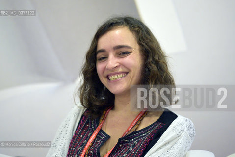 Diala Brisly, artista siriana esule in Francia, illustratrice del libro di Francesca Mannocchi Se chiudo gli occhi... La guerra in Siria nella voce dei bambini, Round Robin Editrice. Roma, 7 dicembre 2018. Diala Brisly, Syrian artist exiled in France, she is the illustrator of Francesca Mannocchis book If I close my eyes ... The war in Syria in the childrens voice, Round Robin Editrice. Rome, 7 December 2018. 