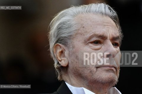 Lattore francese Alain Delon sul red carpet del 72° Festival del cinema di Cannes per ricevere la palma doro alla carriera. Cannes, 19 maggio 2019.
French actor Alain Delon attends the 72nd Annual Cannes Film Festival to receive the golden palm for his career. in Cannes, 19 May 2019.
