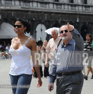 Venice 21 may 2009. Salman Rushdie, british-iranian writer, and his girlfriend. ©Andrea Merola/Rosebud2