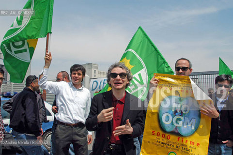 Marghera (VE) 12 may 2004. Gianfranco Bettin, italian writer and sociologist. ©Andrea Merola/Rosebud2