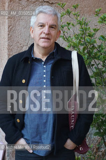 Antonio Ramirez, libraio per La Central, posa durante una pausa del XXXIV Seminario di Perfezionamento della UEM, Scuola per Librai di Umberto e Elisabetta Mauri, alla Fondazione Giorgio Cini in Venezia, 27 febbraio 2017. ©Andrea Merola/Rosebud2