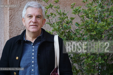 Antonio Ramirez, libraio per La Central, posa durante una pausa del XXXIV Seminario di Perfezionamento della UEM, Scuola per Librai di Umberto e Elisabetta Mauri, alla Fondazione Giorgio Cini in Venezia, 27 febbraio 2017. ©Andrea Merola/Rosebud2