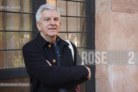 Antonio Ramirez, libraio per La Central, posa durante una pausa del XXXIV Seminario di Perfezionamento della UEM, Scuola per Librai di Umberto e Elisabetta Mauri, alla Fondazione Giorgio Cini in Venezia, 27 febbraio 2017. ©Andrea Merola/Rosebud2