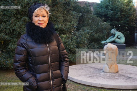 Petra Reski, scrittrice e giornalista, posa durante una pausa del XXXIV Seminario di Perfezionamento della UEM, Scuola per Librai di Umberto e Elisabetta Mauri, alla Fondazione Giorgio Cini in Venezia, 27 febbraio 2017. ©Andrea Merola/Rosebud2