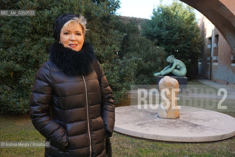 Petra Reski, scrittrice e giornalista, posa durante una pausa del XXXIV Seminario di Perfezionamento della UEM, Scuola per Librai di Umberto e Elisabetta Mauri, alla Fondazione Giorgio Cini in Venezia, 27 febbraio 2017. ©Andrea Merola/Rosebud2