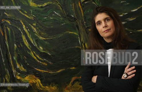 Christine Macel, direttrice di Biennale Ari Visive 2017, posa al termine della conferenza stampa di presentazione delledizione 57 di biennale arte Viva Arte Viva, presso la sede della fondazione La Biennale di Venezia a Cà Giustinian, 6 febbraio 2017..French curator Christine Macel poses at Cà Giustinian, for press conference of Biennale Arte 2017 Viva Arte Viva, 06 february 2017. ©Andrea Merola/Rosebud2