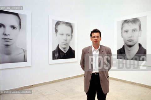 Thomas Ruff, fotografo, alla Biennale Arte di Venezia del 1995. .German photographer Thomas Ruff poses during Biennale Modern Art of Venice, june 1995. ©Andrea Merola/Rosebud2