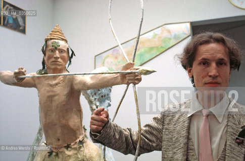 Luigi Ontani, pittore, scultore e fotografo, alla Biennale Arte di Venezia del 1984..Italian painter, scultor and photographer Luigi Ontani poses during Biennale Modern Art of Venice, june 1984. ©Andrea Merola/Rosebud2