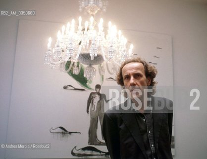 Enzo Cucchi, pittore e scultore, posa alla Biennale Arte di Venezia, 13 giugno  1997. .Italian painter and sculptor Enzo Cucchi poses during  Biennale Modern Art Exhibition, Venice 13 june 1997. ©Andrea Merola/Rosebud2