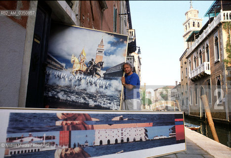 Ludovico De Luigi, pittore surrealista veneziano, posa accanto sue opere, Venezia,  luglio 1985..Italian painter Ludovico De Luigi poses next his works, Venice, july 1985. ©Andrea Merola/Rosebud2