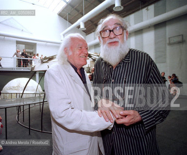 S-D: Mario Merz, pittore e scultore, e Emilio Vedova, pittore, alla Biennale Arte Venezia, 13 giugno 1997. .L-R: Italian painter and sculptor Mario Merz and Italian painter Emilio Vedova at Biennale Modern Art Exhibition, june 13, 1997 Venice. ©Andrea Merola/Rosebud2