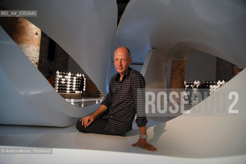 Ben Van Berkel, architetto, posa accanto un suo progetto, alla Biennale Architettura di Venezia, 12 settembre 2008. .Dutch architect Ben Van Berkel poses next his work, at Biennale Architecture Exhibition, september 12, Venice 2008. ©Andrea Merola/Rosebud2