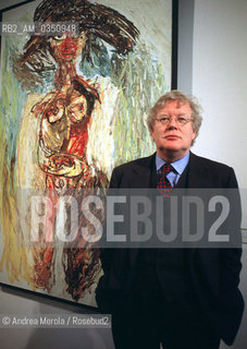 Rudy Fuchs, storico darte, posa durante una mostra darte a palazzo Grassi, Venezia 14 marzo 1997..Dutch art historian and curator Rudy Fuchs poses at modern art exhibition in palazzo Grassi Foundation, march 14, Venice 1997. ©Andrea Merola/Rosebud2