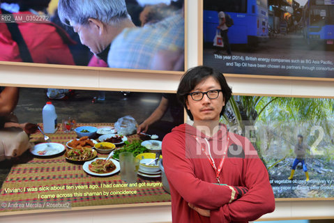 Lartista sud coreano Lee Wan posa accanto alle sue video opere esposte nel Padiglione della Repubblica di Korea, alla 57° edizione della  Biennale Arte di Venezia, 9 maggio 2017. .South Korean artist Lee Wan poses next his artistic video work, inside Korea Pavilion, at Biennale Modern Art in Venice, may 09, 2017. ©Andrea Merola/Rosebud2