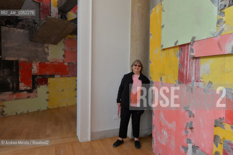 Lartista britannica Phyllida Barlow posa accanto a sue opere, intitolate Folly, ed esposte nel Padiglione della Gran Bretagna, alla 57° edizione della  Biennale Arte di Venezia, 9 maggio 2017. .British artist Phyllida Barlow poses next her artistic works, titled Folly, inside Great Britain Pavilion, at Biennale Modern Art in Venice, may 09, 2017. ©Andrea Merola/Rosebud2