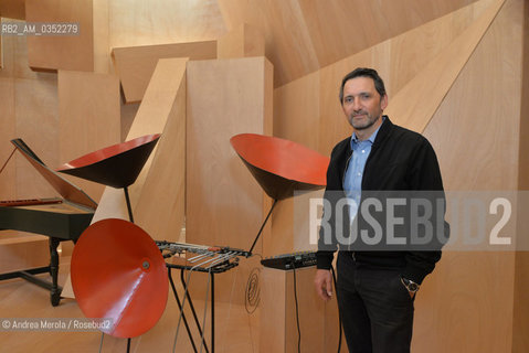 Lartista francese Xavier Veilhan posa in un angolo della sua installazione artistica , intitolata Studio Venezia, nel Padiglione Francia, alla 57° edizione della  Biennale Arte di Venezia, 9 maggio 2017. .French artist Xavier Veilhan poses inside his artistic exhibition, titled Studio Venezia, inside France Pavilion, at Biennale Modern Art in Venice, may 09, 2017. ©Andrea Merola/Rosebud2