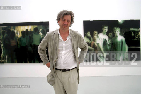 Jean-Marc Bustamante, artista francese, posa accanto sue opere durante la Biennale Arte di Venezia, Venezia 11 giugno 2003. ©Andrea Merola/Rosebud2