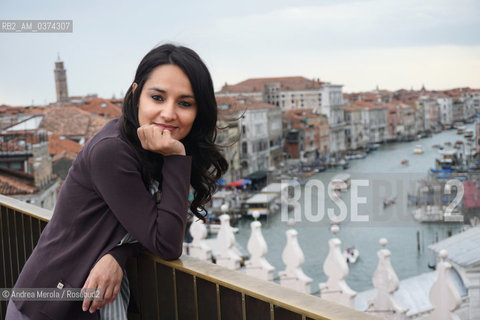 La scrittrice italiana Rosella Postorino posa sulla terrazza panoramica sul tetto del Fondaco dei Tedeschi, Venezia, 27 giugno 2018..Rosella Postorino è uno dei cinque scrittori finalisti del Premio Lettterario Campiello 56° edizione col romanzo  Le Assaggiatrici , Feltrinelli editore. .The Italian writer Rosella Postorino poses on the roof terrace of the Fondaco dei Tedeschi, Venice, 27 June 2018..Helena Janeczek is one of the five finalist writers of the Campiello Literature Prize 56th edition with the novel Le Assaggiatrici, Feltrinelli publisher. ©Andrea Merola/Rosebud2