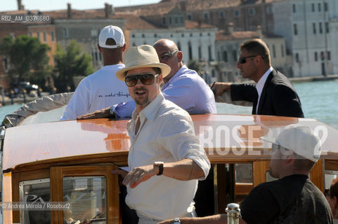 L’attore statunitense Brad Pitt a Venezia, per la Mostra Internazionale d’Arte Cinematografica edizione 65, con il film “Burn After Reading” diretto dai registi statunitensi Joel e Ethan Cohen, Venezia 26 agosto 2008. .The Us actor Brad Pitt in Venice, for the 65th International Film Festival, to premiere the film Burn After Reading directed by US directors Joel and Ethan Cohen, Venice August 26, 2008. ©Andrea Merola/Rosebud2