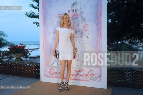 L’attrice italiana Vittoria Puccini al photocall di “Croisiere 2009”, sfilata  della maison Chanel firmata da Carl Lagerfeld, sula spiaggia dell’Hotel Excelsior, Venezia 14 maggio 2009..The italian actress Vittoria Puccini at the photocall of Croisiere 2009, parade of the Chanel maison signed by Carl Lagerfeld, on the beach of the Hotel Excelsior, Venice 14 May 2009. ©Andrea Merola/Rosebud2