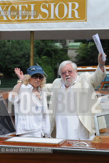 L’attore italiano Paolo Villaggio e la moglie Maura Albites alla 67° edizione del Festival Internazionale di Arte Cinematografica, Venezia 10 settembre 2010.Italian actor Paolo Villaggio and his wife Maura Albites arrive at Lido to attend at the 67th annual Film Festival in Venice, Italy, 10 September 2010. ©Andrea Merola/Rosebud2