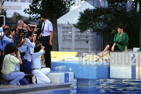 L’attrice italiana Serena Grandi alla 43° edizione della Mostra Internazionale d’Arte Cinematografica, Venezia 2 settembre 1986..The italian actress Serena Grandi at the 43nd edition of the Venice International Film Festival, September 2, 1986. ©Andrea Merola/Rosebud2