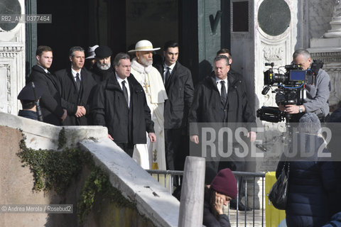 L’attore statunitense John Malkovich sul set del tv movie “The New Pope”, a Venezia, 10 gennaio 2019..The Us actor John Malkovic on the set of the TV movie The New Pope, Venice, 10 January 2019.. ©Andrea Merola/Rosebud2