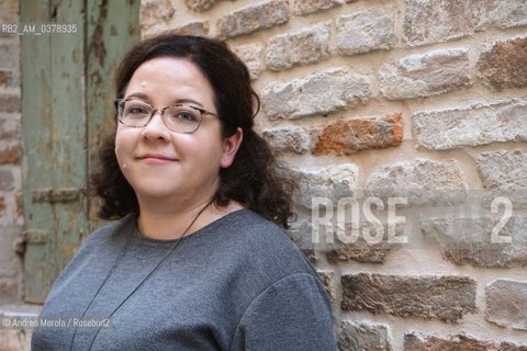 La scrittrice australiana Fiona McFarlane posa per una foto, durante una pausa del festival di letteratura Incroci di Civiltà, a Venezia, 5 aprile 2019..Australian writer Fiona McFarlane poses, during a break in the literature festival Incroci di Civiltà, in Venice, 5 April 2019. ©Andrea Merola/Rosebud2