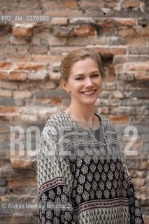 La scrittrice norvegese Maja Lunde posa per una foto, durante una pausa del festival di letteratura Incroci di Civiltà, a Venezia, 6 aprile 2019..Norvegian writer Maja Lunde poses, during a break in the literature festival Incroci di Civiltà, in Venice, 6 April 2019. ©Andrea Merola/Rosebud2