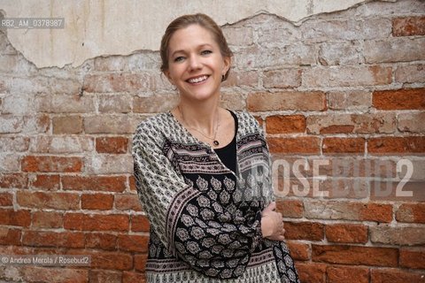 La scrittrice norvegese Maja Lunde posa per una foto, durante una pausa del festival di letteratura Incroci di Civiltà, a Venezia, 6 aprile 2019..Norvegian writer Maja Lunde poses, during a break in the literature festival Incroci di Civiltà, in Venice, 6 April 2019. ©Andrea Merola/Rosebud2