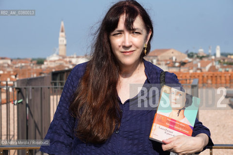 La scrittrice italiana Laura Pariani posa durante una pausa della conferenza stampa di presentazione dei cinque finalisti del Premio Letterario Il Campiello,  presso il Fondaco dei Tedeschi, a Venezia, 25 giugno 2019. Laura Pariani è uno dei cinque finalisti della cinquantasettesima edizione del Premio Campiello, col romanzo “Il gioco di Santa Oca”, edito da La Nave di Teseo. ©Andrea Merola/Rosebud2