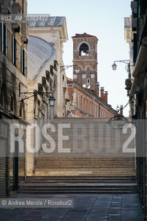 Venezia deserta, nel primo pomeriggio, nei luoghi topici dell’overtourism, domenica 15 marzo 2020. ©Andrea Merola/Rosebud2