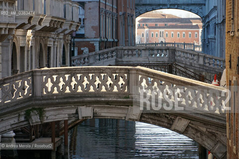 Venezia deserta, nel primo pomeriggio, nei luoghi topici dell’overtourism, domenica 15 marzo 2020. ©Andrea Merola/Rosebud2